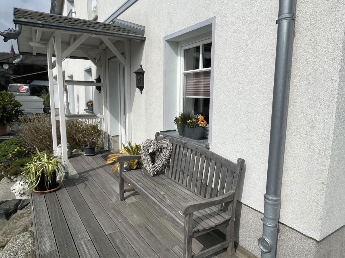 Villa Seestern - Ferienhaus Mit Meerblick Sassnitz Exterior foto